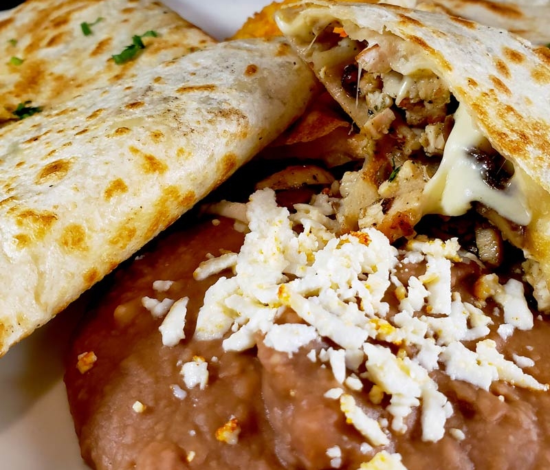 quesadillas in chicago la cantina mexican restaurant